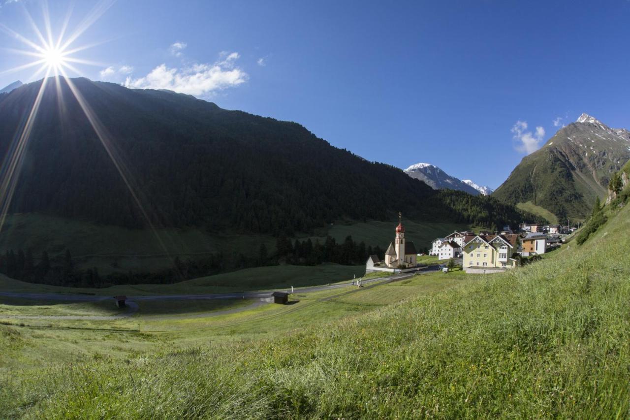 Hotel Alt Vent Tyrol Buitenkant foto